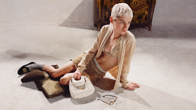 KAMPANIA MIU MIU HOLIDAY 2023 1